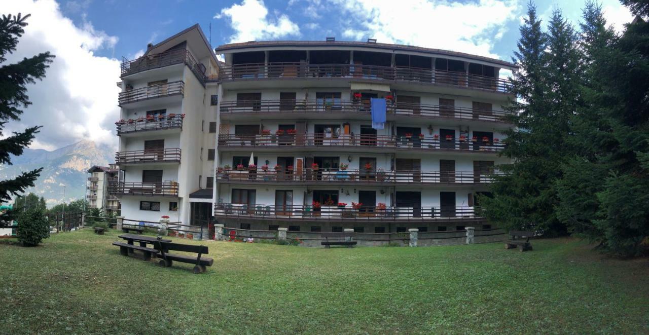 Il Balcone Delle Alpi Appartement Oulx Buitenkant foto